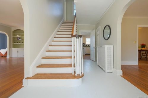 85 Elizabeth Rd, New Rochelle, NY 10804-3211