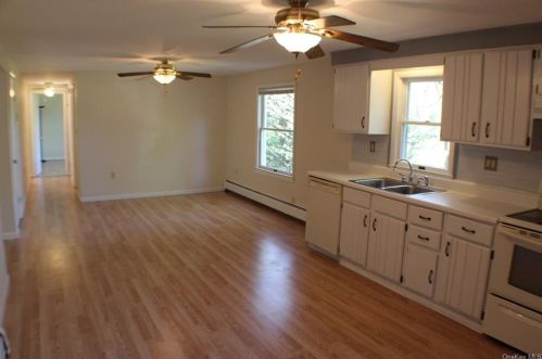 24 Wawayanda Rd, Warwick NY  10990-3339 exterior