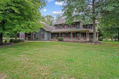 184 Sarah Wells Trl, Camp Bell Hall, NY 10916-3313