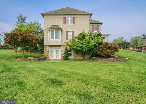 4205 Prosperous Dr, Harrisburg PA  17112-6038 exterior