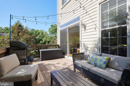 3015 Fallswood Gln Ct, Falls Church VA  22044-2723 exterior