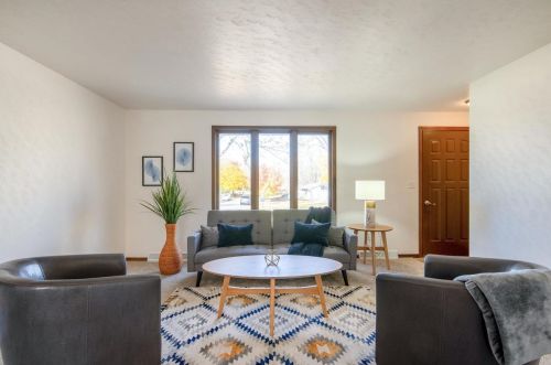 2957 Ferndale Dr, Green Bay, WI 54313-1400