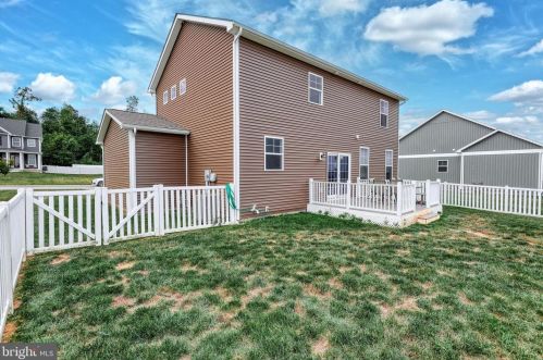 192 Winifred Dr, Hanover PA  17331 exterior