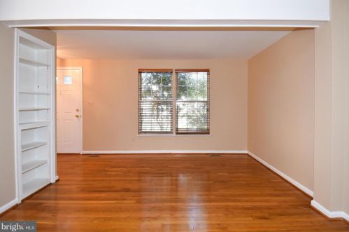 12975 Freestone Ct, Woodbridge VA  22192-6461 exterior