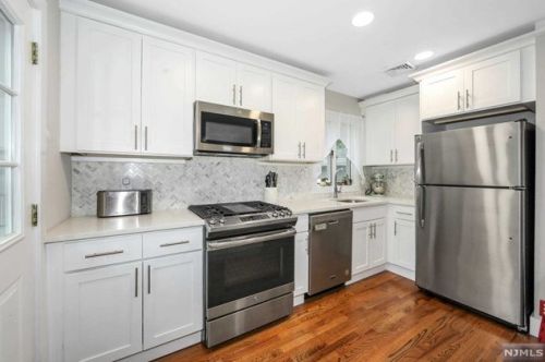 12 Pawnee Ave, Oakland NJ  07436-3019 exterior