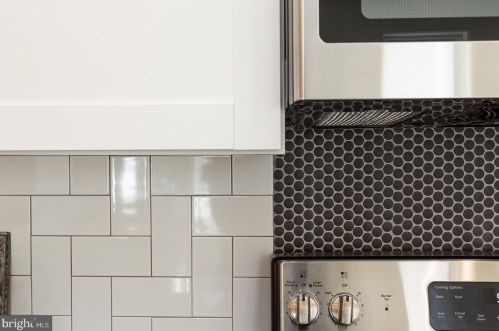 24 New St, Lancaster PA  17602-2047 exterior