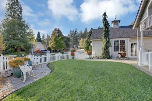 125 Scotia Pne Cir, Grass Valley CA  95945-5418 exterior