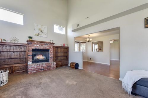 7064 Castle Creek Way, Rio Linda CA  95673-2441 exterior