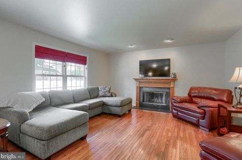 2112 Northview Ln, Harrisburg PA 17110-3911 exterior