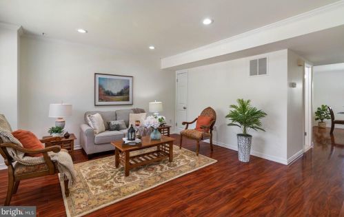 14903 Emberdale Dr, Woodbridge, VA 22193-2637