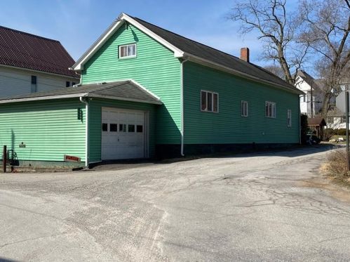 111 Slate Cir, Ruffs Dale, PA 15679-1744
