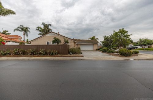 836 Muirfield Dr, Oceanside, CA 92058-7011