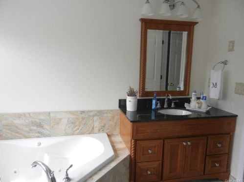 52 Plum Rd, Mahopac NY  10541-4247 exterior