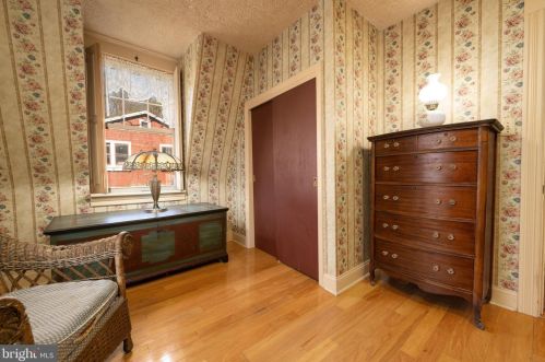 311 Walnut St, Lemoyne PA  17043-1647 exterior