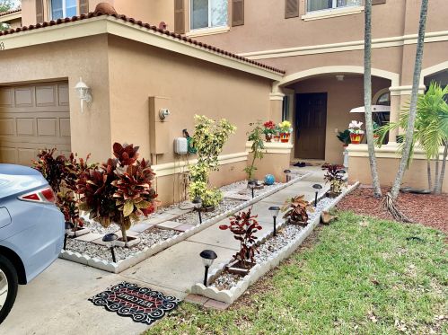 5303 Crossing Rocks Ct, West Palm Beach, FL 33407-1114