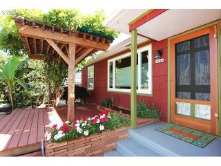 4546 77th Ave, Portland, OR 97206-4365