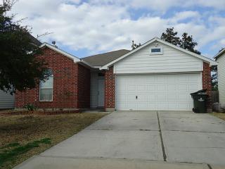1079 Shadow Glenn Dr, Conroe TX  77301-2256 exterior