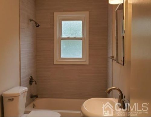 784 Ctr St, Green Brook NJ  08812-1510 exterior