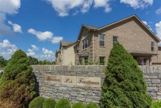 3336 Beacon St, Lexington, KY 40513-1949