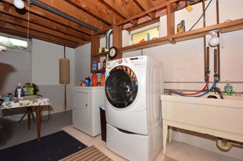 7012 Van Beck Ave, Milwaukee WI 53207-4460 exterior