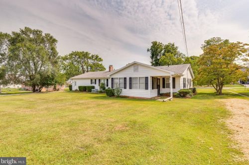 147 Euclid Ave, Charles Town WV  25414-1111 exterior