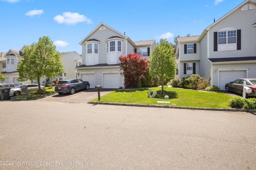 41 Cheyenne St, Tinton Falls, NJ 07712-7753