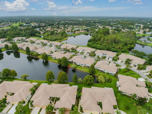 736 Tremont Greens Ln, Ruskin, FL 33573-8041