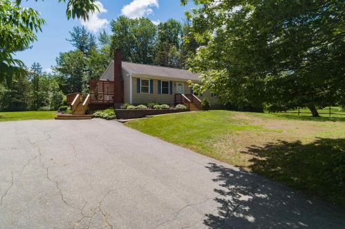11 Church St, Northwood, NH 03261-3520