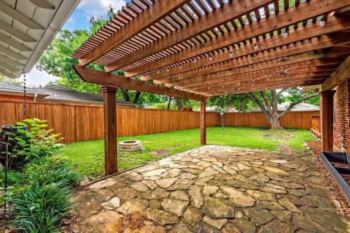 520 Carol Ct, Richardson, TX 75081-4202