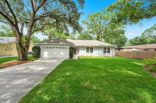 1525 Frances Dr, Apopka, FL 32703-7821
