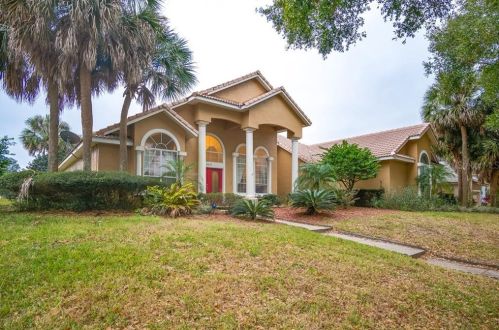6647 Crenshaw Dr, Orlando, FL 32835-5749