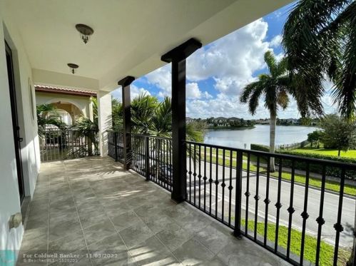 8359 38th St, Hollywood FL  33024-3130 exterior