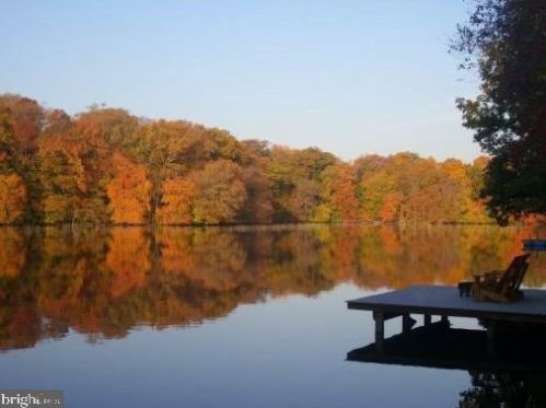 61 Lakeview Dr, Pilesgrove NJ 08098-2081 exterior