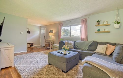 9 Good Hill Rd, Wapping, CT 06074-3211