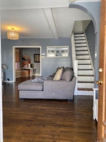 89-26 90th St, Jamaica, NY 11421-1329