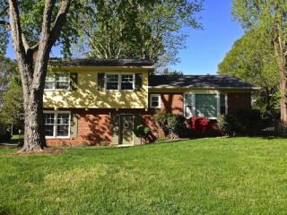 3007 Shady Lawn Dr, Greensboro, NC 27408-2620