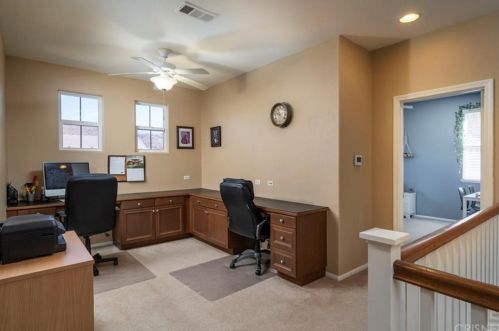 29236 Discovery Ridge Dr, Santa Clarita CA  91390-5761 exterior