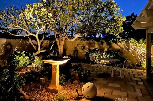 1032 Chestnut Ave, Orange CA 92867-3832 exterior