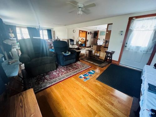 80 Flagg Ln, North Kingstown RI  02852-6708 exterior