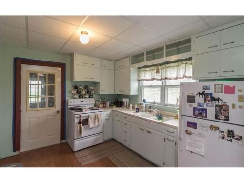 829 9th St, Hopeville, IA 50174-1011
