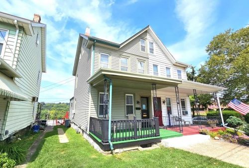 2003 Northampton St, Easton, PA 18042-3139