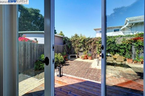 1641 Stuart St, Berkeley CA  94703-2009 exterior