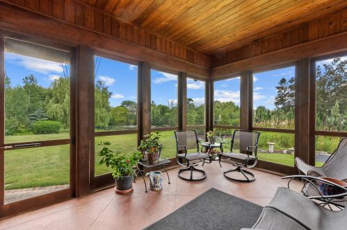 11405 Justin Dr, Thiensville WI  53092-2785 exterior