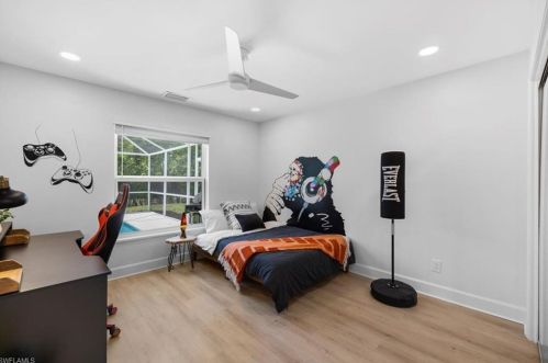 10461 Regent Cir, Naples FL  34109-1571 exterior