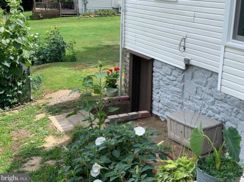 20 Greenhouse Rd, Siddonsburg PA  17019-9447 exterior