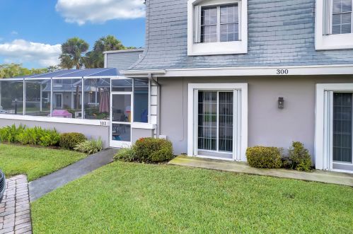 303 Vision Ct, West Palm Beach FL  33418-3840 exterior