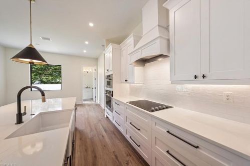1208 Royal Palm Dr, Naples FL  34103-4823 exterior