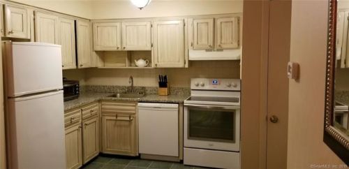 14 Fairview Ave, Norwalk CT  06850-3735 exterior
