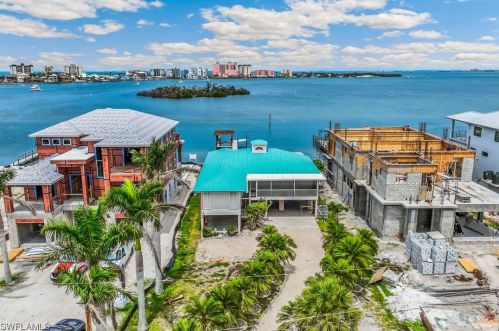 789 San Carlos Dr, Fort Myers Beach, FL 33931-2221