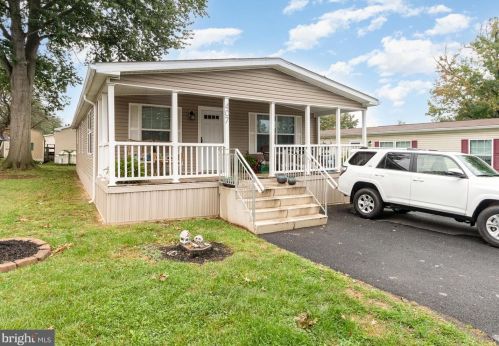 407 Wren Ct, Navy Sup Dpt, PA 17050-2094